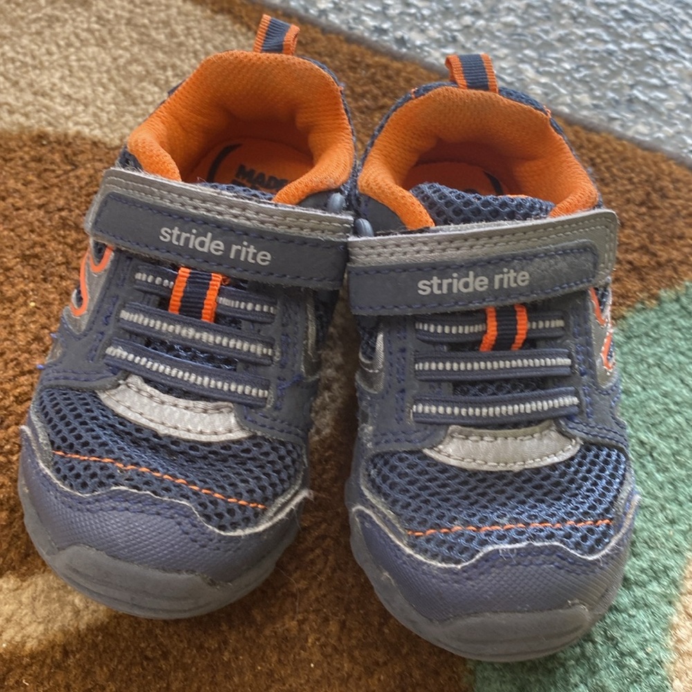 Toddler boys Shoes set of 4 size 6 - Picture 10 of 12